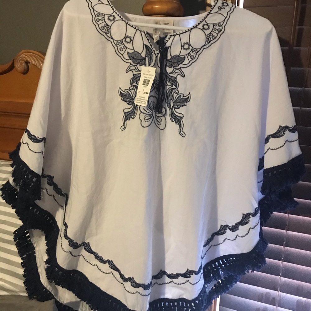 Women’s linen poncho